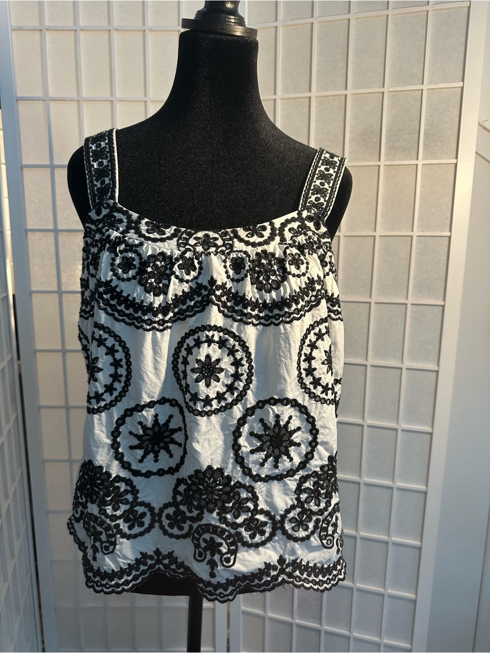 Black & White Embroidered Sleeveless Women's Top